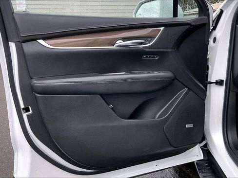 Used 2018 Cadillac XT5 Platinum image 21