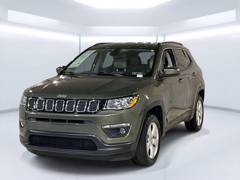 Used 2018 Jeep Compass Latitude w/ Popular Equipment Group AWD/4WD image 1