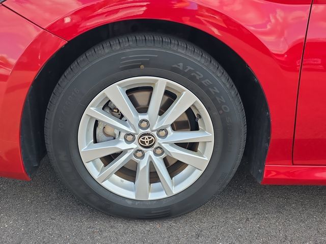 Used 2025 Toyota Camry LE FWD image 9