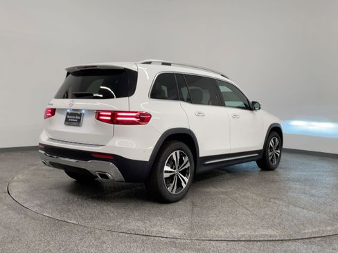 Used 2026 Mercedes-Benz GLB 250 image 8