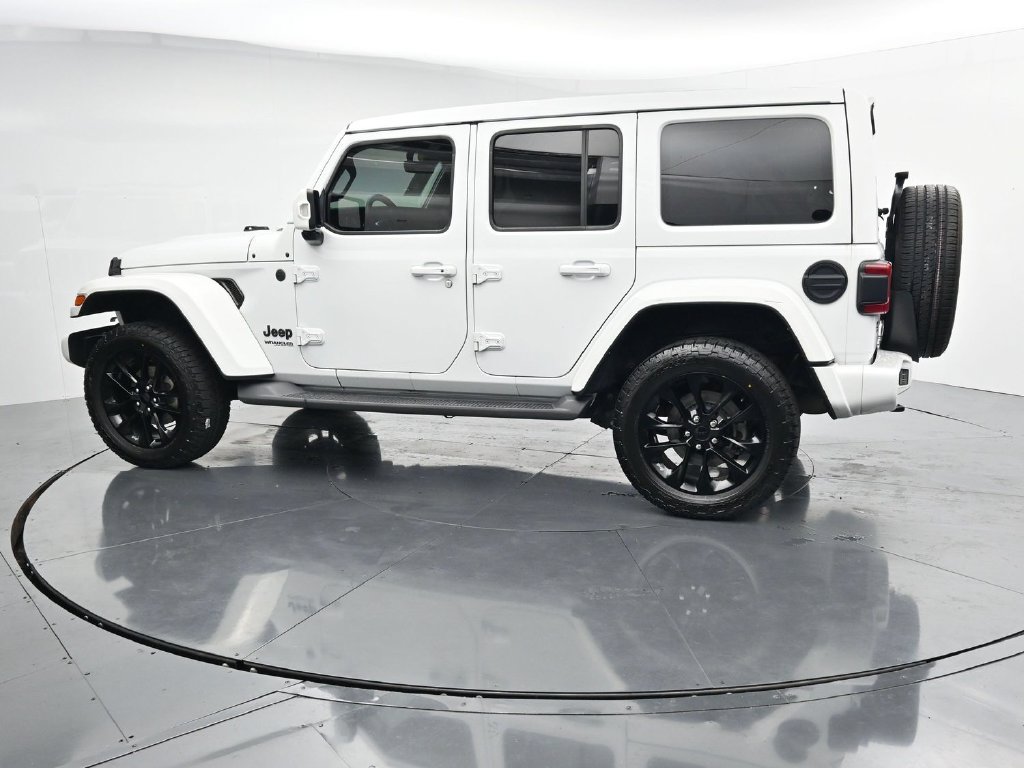 Used 2022 Jeep Wrangler Unlimited Sahara AWD/4WD image 5