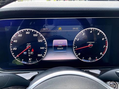 Used 2020 Mercedes-Benz E 350 Sedan image 25