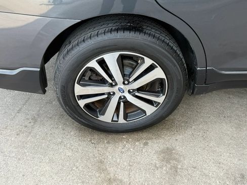 Used 2018 Subaru Outback 2.5i Limited AWD/4WD image 42