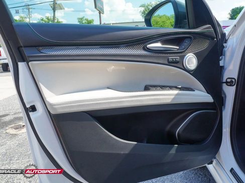 Used 2019 Alfa Romeo Stelvio Quadrifoglio w/ Driver Assist Dynamic Package AWD/4WD image 15