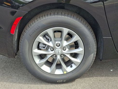 New 2026 Chrysler Pacifica Select image 5