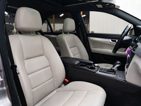 Used 2014 Mercedes-Benz C 250 Sedan image 28