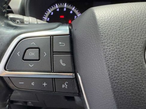Used 2020 Toyota Highlander LE FWD image 31