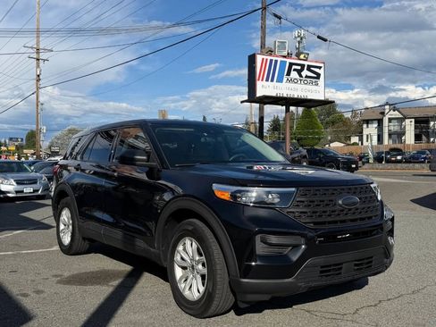 Used 2021 Ford Explorer 4WD w/ Class III Trailer Tow Package image 8