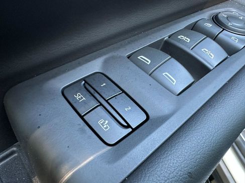 Used 2024 GMC Yukon AT4 w/ Technology Package AWD/4WD image 10