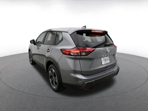 Used 2025 Nissan Rogue SV FWD image 7