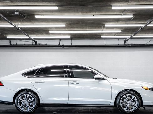 Used 2024 Honda Accord EX image 6