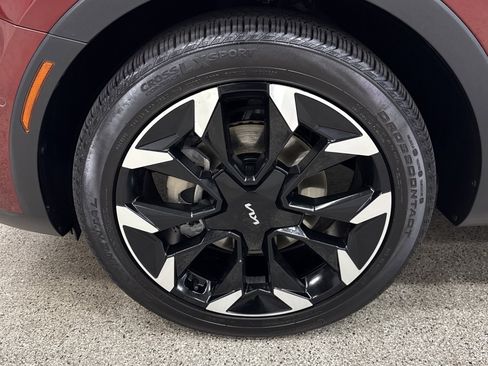 Used 2024 Kia Sorento SX image 2