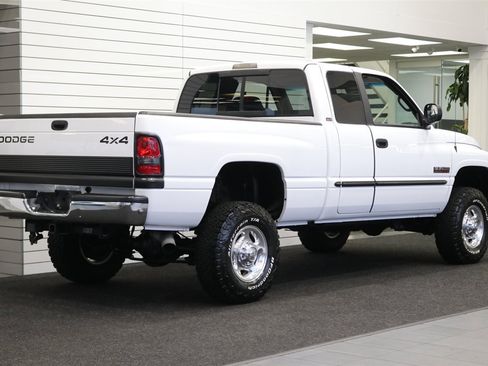 Used 2000 Dodge Ram 2500 Truck SLT image 7