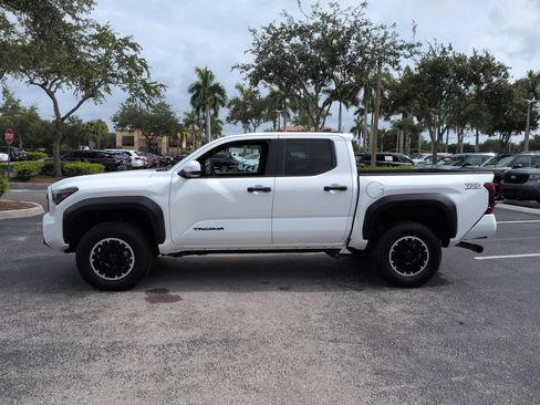 Used 2024 Toyota Tacoma TRD Off-Road AWD/4WD image 7