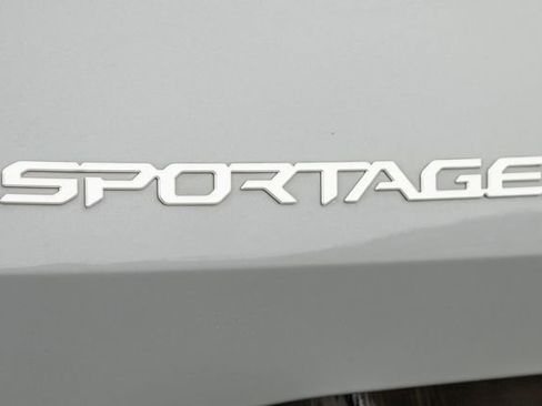 Used 2023 Kia Sportage SX image 5