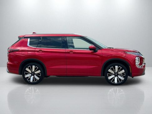 Used 2025 Mitsubishi Outlander SEL AWD/4WD image 4