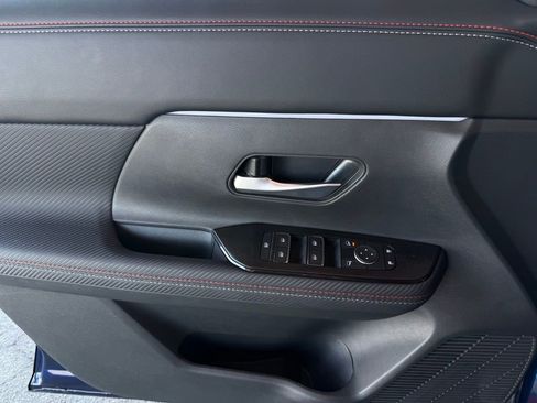 Certified 2025 Nissan Kicks SR AWD/4WD image 19