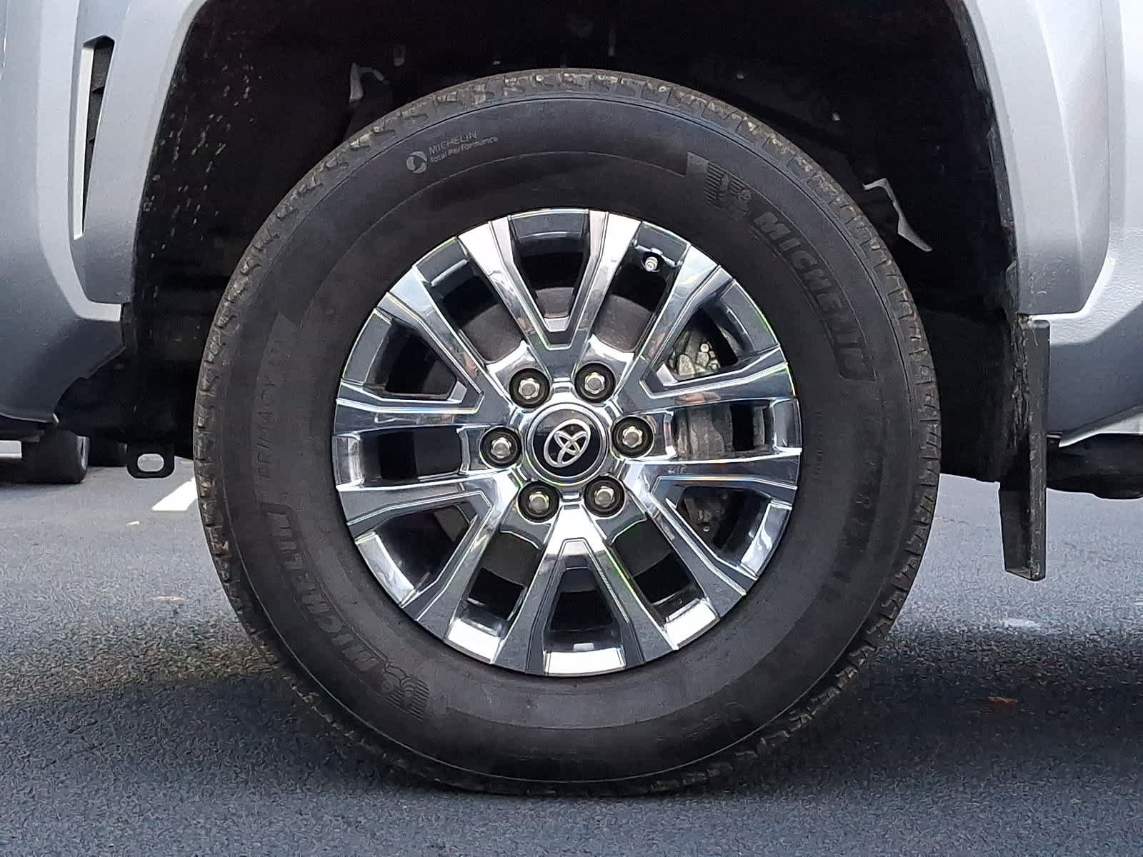 Used 2024 Toyota Tacoma Limited w/ Limited Package (LT) AWD/4WD image 10