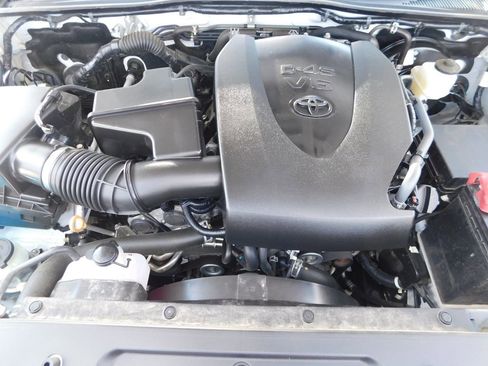 Used 2023 Toyota Tacoma TRD Sport AWD/4WD image 38