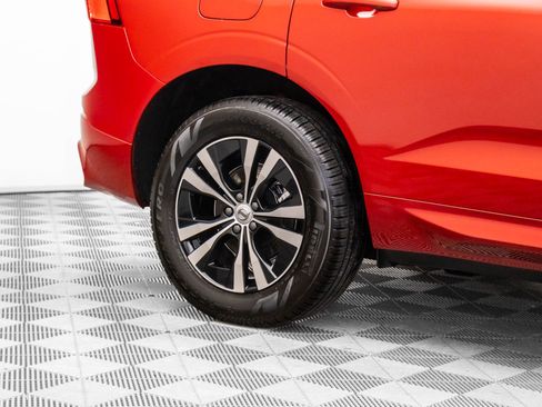 Used 2025 Volvo XC60 B5 Core w/ Protection Package Premier image 33