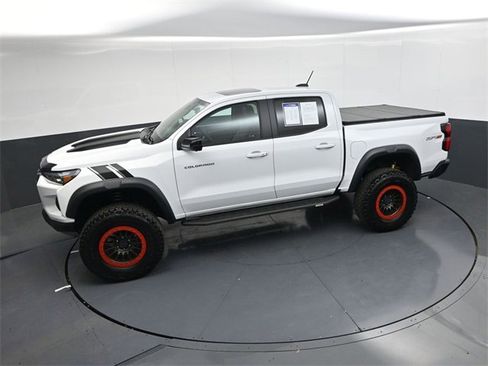 Used 2024 Chevrolet Colorado ZR2 w/ ZR2 Convenience Package III image 26