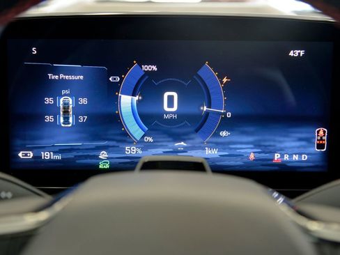 Used 2025 Chevrolet Equinox EV RS w/ Active Safety Package 3 image 21