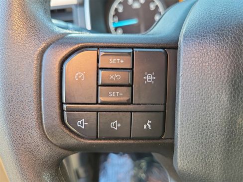 Used 2023 Ford F150 XLT image 5