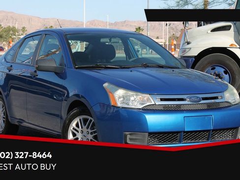 Used 2010 Ford Focus SE FWD image 1