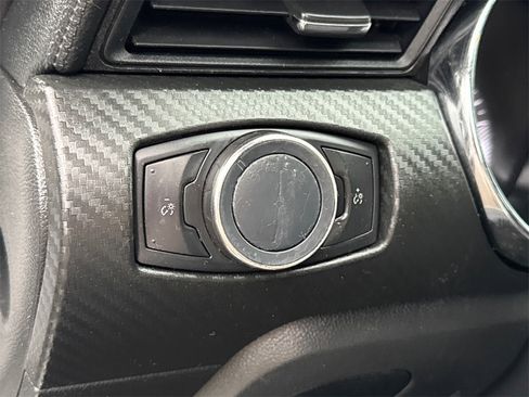 Used 2017 Ford Mustang V6 image 22