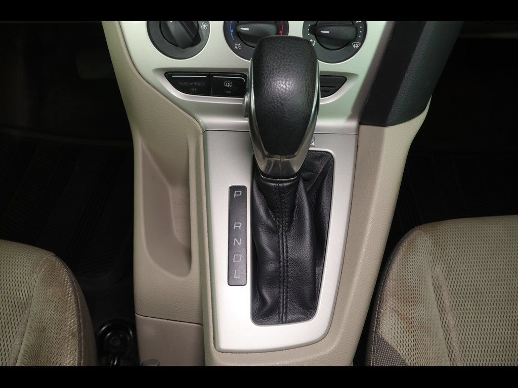 Used 2013 Ford Focus SE FWD image 19