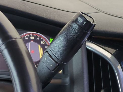 Used 2015 Cadillac Escalade Luxury image 38