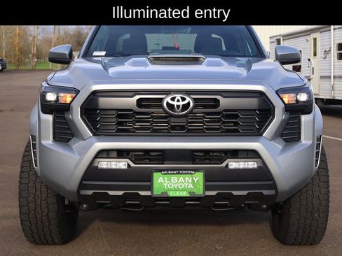 Used 2025 Toyota Tacoma TRD Sport image 10