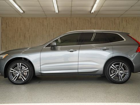 Used 2018 Volvo XC60 T6 Momentum w/ Convenience Package AWD/4WD image 5