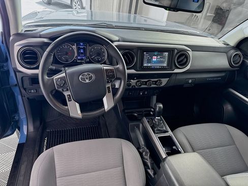 Used 2019 Toyota Tacoma SR5 AWD/4WD image 18