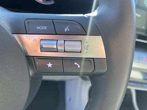 Certified 2025 Hyundai Kona SEL image 29