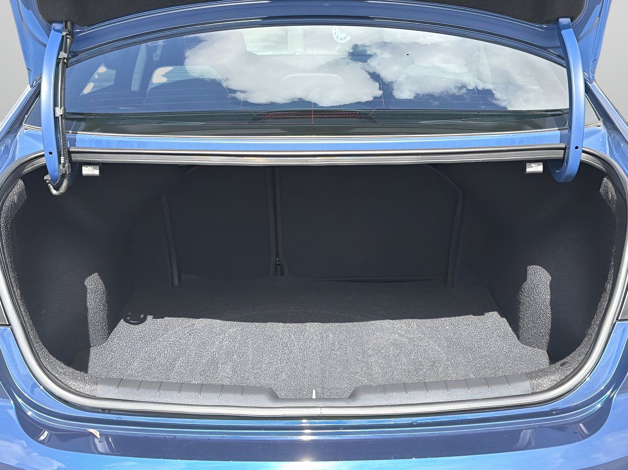 Used 2020 Hyundai Elantra SE FWD image 8