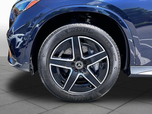 Used 2024 Mercedes-Benz GLC 300 4MATIC image 11
