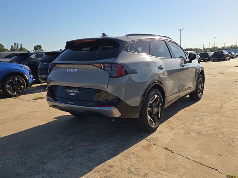 New 2026 Kia Sportage SX image 8