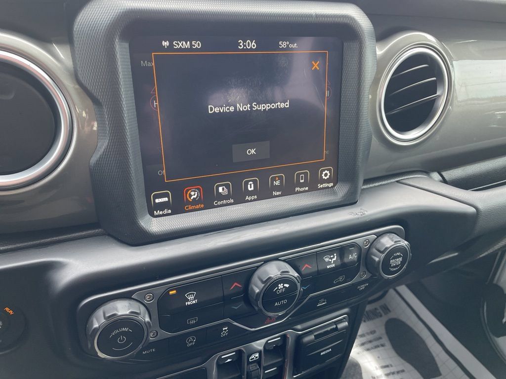 Used 2022 Jeep Wrangler Unlimited Sahara AWD/4WD image 18