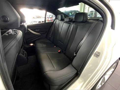 Used 2017 BMW 320i Sedan image 25