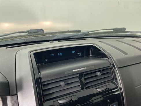 Used 2010 Ford Escape XLT AWD/4WD image 7