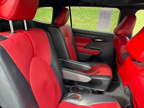 Used 2022 Toyota Highlander XSE image 14