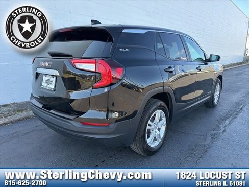Used 2024 GMC Terrain SLE FWD image 3