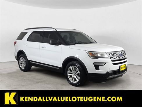 Used 2018 Ford Explorer XLT image 7
