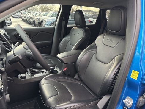 Used 2023 Jeep Cherokee Altitude Lux image 4