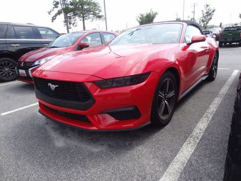 Used 2025 Ford Mustang Premium RWD image 1