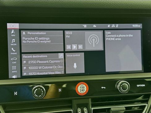 Certified 2025 Porsche Macan image 15