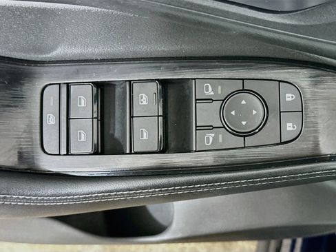 Used 2025 Nissan Rogue SV FWD image 15