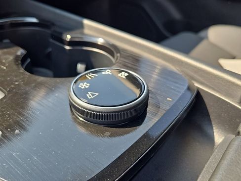 Used 2023 Nissan Rogue SV w/ SV Premium B Package image 19