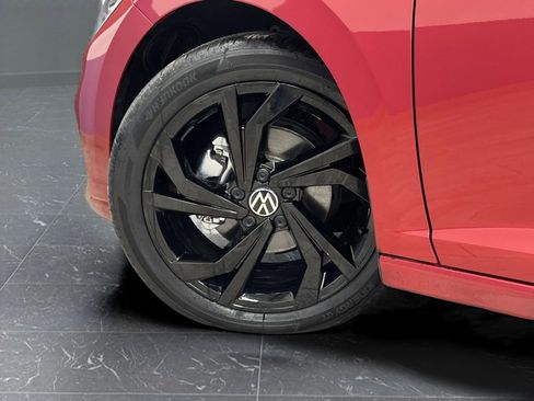 Used 2025 Volkswagen Jetta SE image 33